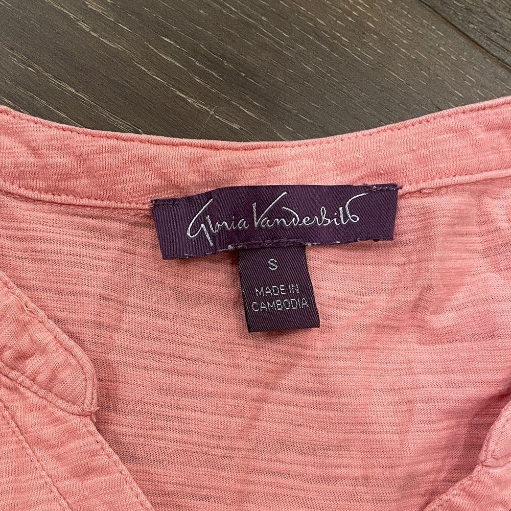 Gloria Vanderbilt Coral Button-Up Blouse - Picture 2 of 2